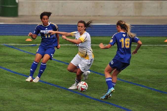 WomensSoccer1_FarniaFekri_31Aug2014