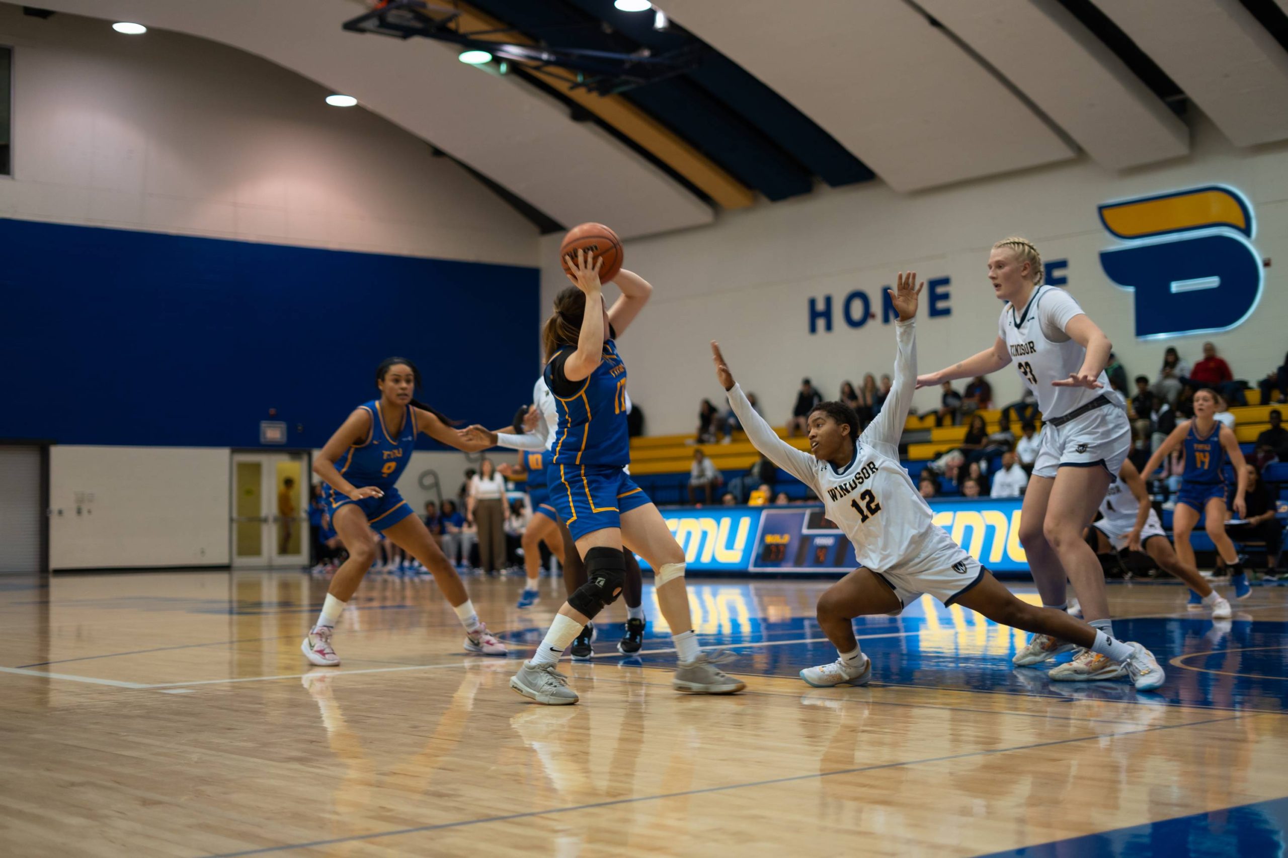 Catrina Garvey aiming while having the ball