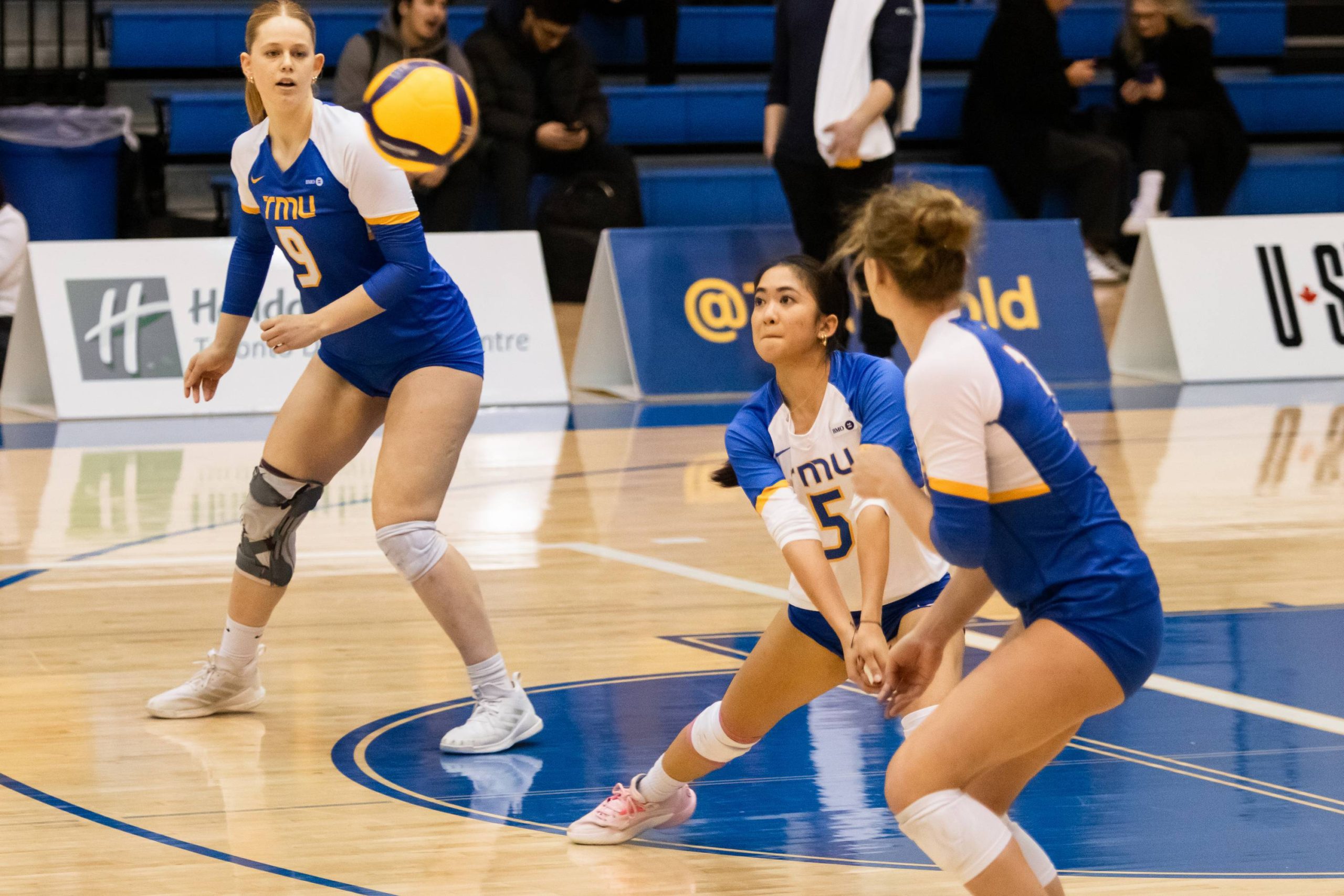 Mary Rioflorido receiving the ball