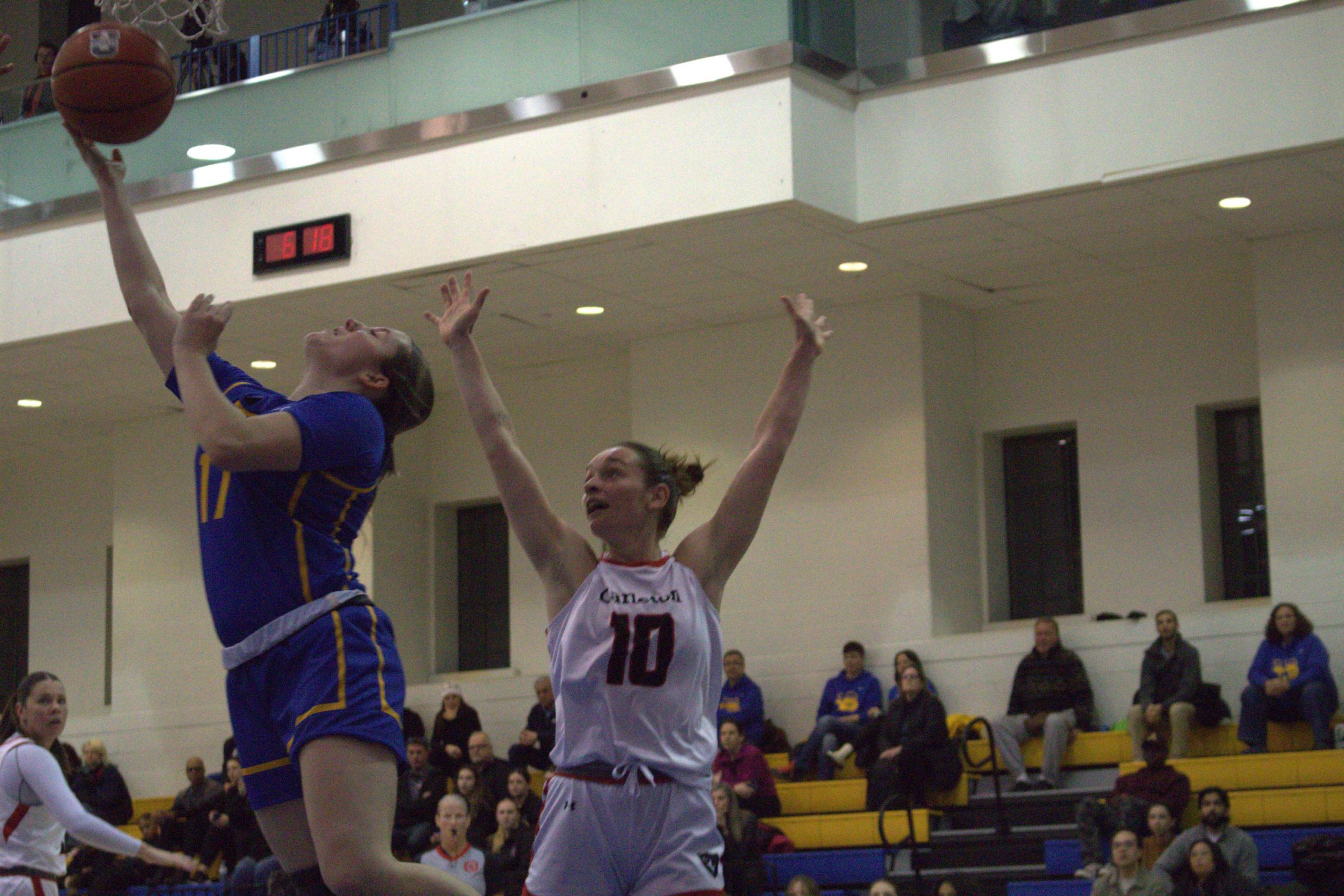 Catrina Garvey setting up a layup