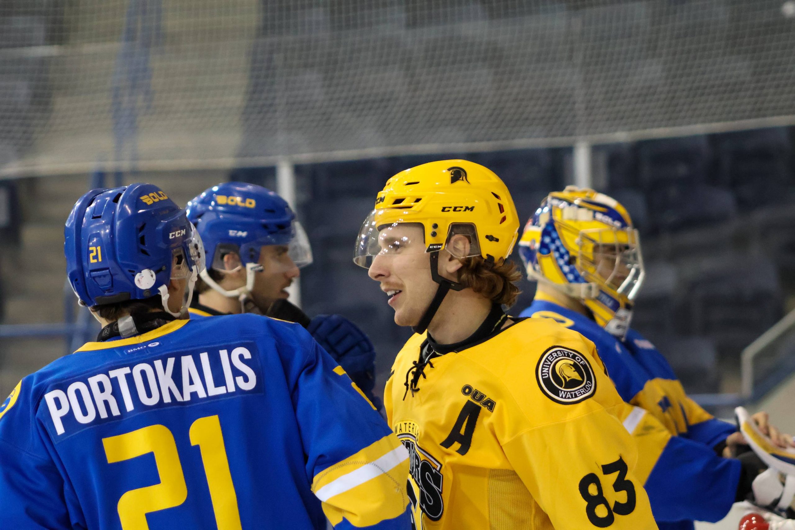 A Warriors player talking in an agressive way to Portokalis