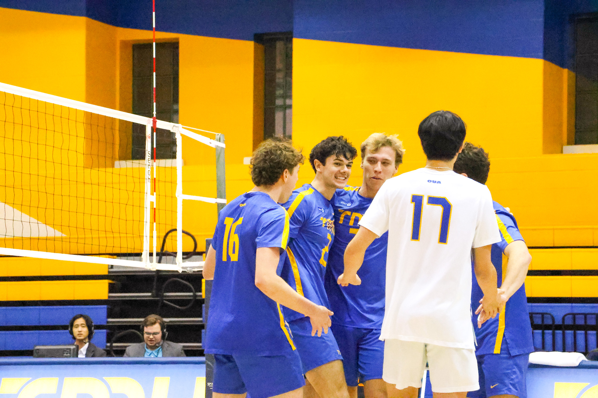 TMU celebrates a point