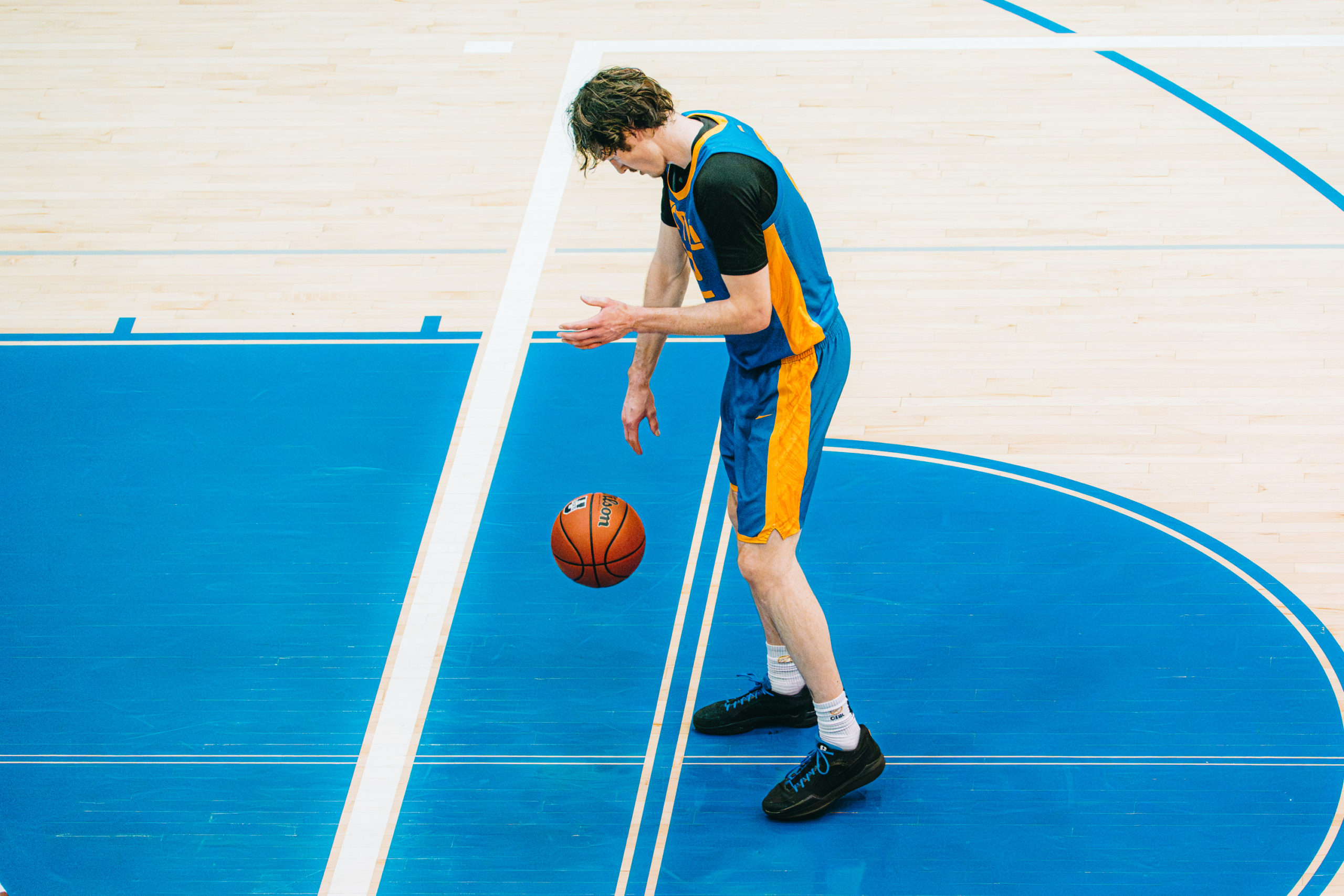 Aidan Wilson going through his free throw routine at the Mattamy Athletics Centre