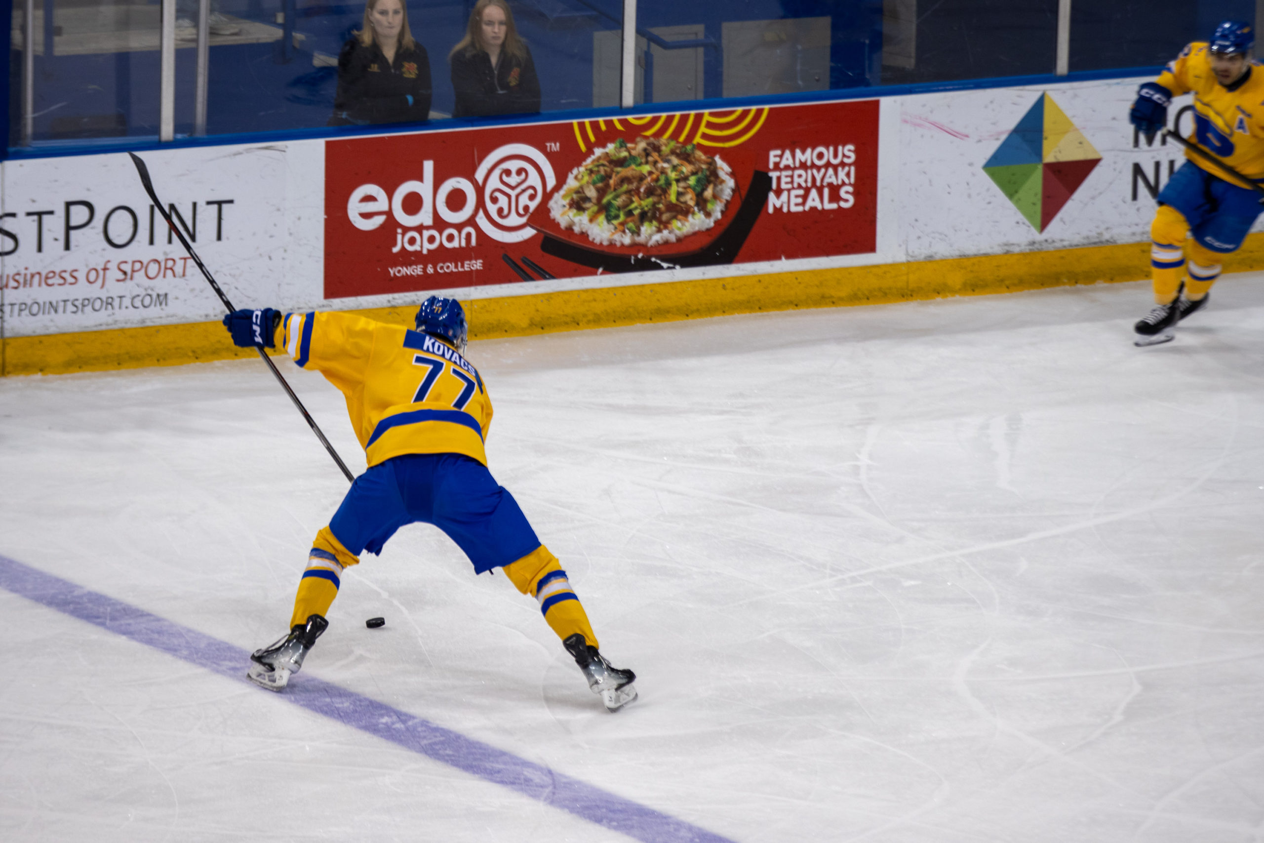 Easton Kovacs makes a shot