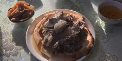 Image of dish from Hēi yáng yáng tè sè yáng gāo ròu diàn in Kashgar, China.