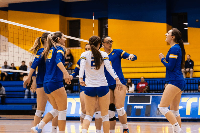 TMU celebrates a point