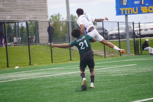 Excalibur and Bold player compete in an aerial duel